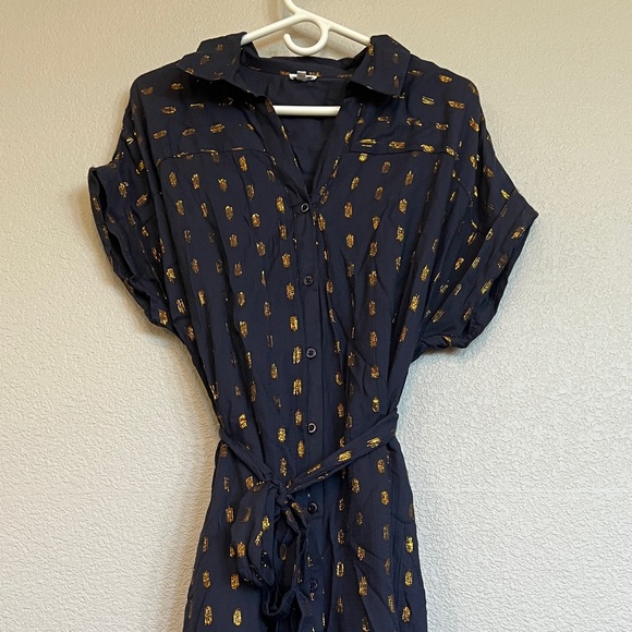 En Creme Dark Blue Dress with Gold Patterns - Picture 6 of 6
